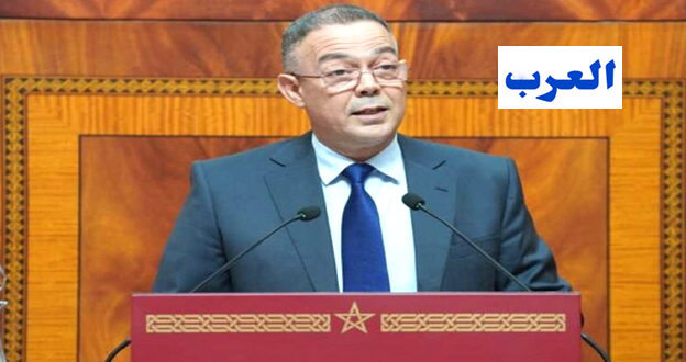 الرباط – العرب أعلن فوزي لقجع ، الوزير المنتدب لدى وزيرة الاقتصاد والمالية والمكلف بالميزانية، في جلسة البرلمان يوم الجمعة، عن توقيع اتفاقية مع الاتحاد الدولي لكرة القدم (فيفا) في دجنبر المقبل. ووفقا للوزير فوزي لقجع ، فان هذه الاتفاقية تهدف إلى تقديم إعفاءات وتحفيزات ضريبية لدعم الاستعدادات لنهائيات كأس العالم 2030. جاء ذلك خلال رده على النائب عبد الله بووانو، رئيس المجموعة النيابية للعدالة والتنمية، الذي دعا إلى تضمين الإعفاءات الضريبية المقررة لصالح الفيفا في مشروع قانون المالية في اتفاقية يتم التصديق عليها من الحكومة وإحالتها إلى البرلمان. في السياق ذاته ، تعتزم الحكومة وضع نظام جبائي تحفيزي لصالح تمثيليات الفيفا في المغرب، يشمل إعفاءها من الضريبة على الشركات وضريبة دخول الأجور وضريبة القيمة المضافة اعتبارًا من 2025. وفقًا للمذكرة التقديمية لمشروع قانون المالية، يتضمن الاقتراح إنشاء نظام جبائي تحفيزي لجميع الأنشطة والعمليات التي تقوم بها تمثيليات الفيفا وفقًا لنظامها الأساسي، بهدف دعم إنشاء مكتب جهوي دائم للفيفا في الرباط وتعزيز أنشطتها في البلاد. ويتضمن المشروع إعفاء تمثيليات الفيفا من الضرائب المذكورة، بالإضافة إلى إعفاء مستخدميها غير الحاملين للجنسية المغربية من ضريبة الدخل على الأجور. المشروع أيضًا  يسعى لتحقيق إعفاء دائم وكلي من الضريبة على الشركات لتمثيليات الفيفا، بالإضافة إلى الإعفاء من الضريبة المحجوزة على عوائد الأسهم والمكافآت المدفوعة من قبلها. كما ينص المشروع على إعفاء تمثيليات الفيفا من ضريبة القيمة المضافة عند الاستيراد، وإعفائها من واجبات التسجيل والتمبر على جميع عقودها.  