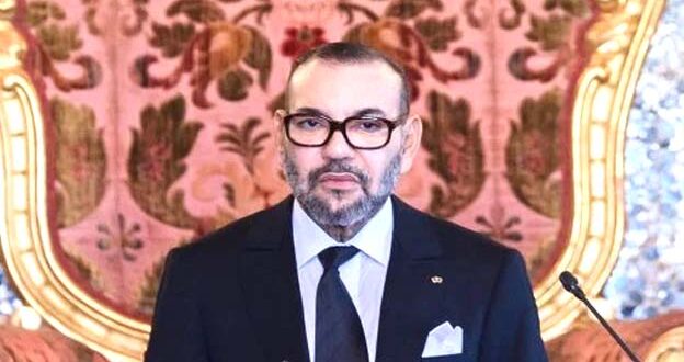 الرباط – العرب تيفي استقبل صاحب الجلالة الملك محمد السادس، نصره الله، يوم الأربعاء 19 ربيع الثاني 1446 ه، الموافق 23 أكتوبر 2024 م، بقاعة العرش بالقصر الملكي بالرباط، رئيس الحكومة وأعضاء حكومة جلالة الملك في صيغتها الجديدة بعد إعادة هيكلتها. ويتعلق الأمر ب : – السيد عزيز أخنوش، رئيس الحكومة. – السيد عبد الوافي لفتيت، وزير الداخلية. – السيد ناصر بوريطة، وزير الشؤون الخارجية والتعاون الإفريقي والمغاربة المقيمين بالخارج. – السيد عبد اللطيف وهبي، وزير العدل. – السيد أحمد التوفيق، وزير الأوقاف والشؤون الإسلامية. – السيد محمد حجوي، الأمين العام للحكومة. – السيدة نادية فتاح، وزيرة الاقتصاد والمالية. – السيد نزار بركة، وزير التجهيز والماء. – السيد محمد سعد برادة، وزير التربية الوطنية والتعليم الأولي والرياضة.