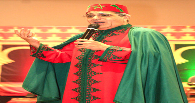 الرباط -  قناة العرب – محمد بلغريب نظمت ، أخيرا الجالية المغربية بمدينة أورلاندو بولاية فلوريدا الأمريكية ، حفلا غنائيا بهيجا ، بشراكة مع وزارة الشباب والثقافة المغربية . جمهور مدينة  أورلاندو بولاية فلوريدا الأمريكية ،  استمتع كثيرا ،بالطرب الأندلسي الأصيل ، وأناشيد موسيقية متميزة ، أحياها الفنان و المنشد المغربي عبد الفتاح بنيس ، بأحد فنادق مدينة  ، أورلاندو ، حيث ألهب الفنان المغربي الجمهور الحاضر بصوته الجميل كل الحاضرين اذ صفقوا له كثيرا . الجالية المغربية التي أشرفت على هذا الحفل الغنائي البهيج ، والدي حضره أزيد من 1200متفرج  يدخل في إطار احتفالات المغرب بالمسيرة الخضراء وعيد الاستقلال المجيد . كما أبدع المنشد والفنان المغربي ،عبد الفتاح بنيس بخصوص الطرب الأندلسي الأصيل ، حيث أخد  جمهورمدينة  أورلاندو الأمريكية ، في رحلة إلى عوالم موسيقية أندلسية غير مسبوقة، مزجت بين التراث الأصيل والحداثة، ليسلط الضوء على غنى وتنوع التراث الموسيقي الأندلسي الذي ينتمي إليه. في السياق ذاته ، شهد الحفل الأندلسي البهيج ، حضور عدة شخصيات بارزة من السلك الدبلوماسي يتقدمهم بالخصوص سفير كوبا بأمريكا .