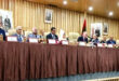 السمارة – جنوب المغرب – العرب أشرف وزير الفلاحة والصيد البحري والتنمية القروية والمياه والغابات، أحمد البواري، أمس الجمعة، على مراسم تنصيب السيد إبراهيم بوتوميلات الذي عينه صاحب الجلالة الملك محمد السادس عاملا على إقليم السمارة. وبعد تلاوة ظهير التعيين، هنأ السيد البواري العامل الجديد على الثقة المولوية السامية التي حظي بها من قبل صاحب الجلالة الملك محمد السادس، مبرزا المسيرة المهنية والتجربة الكبيرة التي راكمها السيد بوتوميلات بالإدارة الترابية بمختلف الأقاليم. كما نوه الوزير في كلمة له بهذه المناسبة بسلفه السيد حميد نعيمي، على عطائه وتفانيه في خدمة قضايا الساكنة ومساهمته في تحقيق العديد من الانجازات التنموية والاجتماعية التي بصمت فترة تعيينه عاملا على إقليم السمارة. و أشار السيد البواري إلى أن هذا التعيين يأتي في سياق ظرفية متميزة، وخيارات تنموية كبرى، وفي ظل اهتمام خاص لدى جلالة الملك بتنمية هذا الإقليم على غرار باقي الأقاليم الجنوبية.