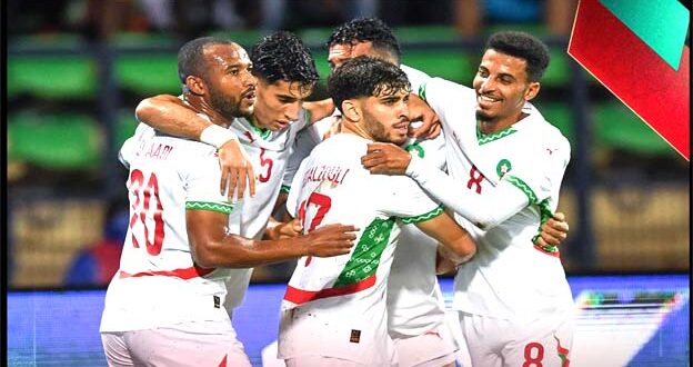 فاز المنتخب الوطني المغربي على مضيفه الغابوني، بخمسة أهداف مقابل واحد، في المباراة التي جمعت بينهما، مساء يوم الجمعة، على أرضية ملعب فرانسفيل، لحساب الجولة الخامسة من الإقصائيات المؤهلة إلى نهائيات كأس أمم إفريقيا التي ستقام من 21 دجنبر 2025 إلى 18 يناير 2026 بالمغرب. وأحرز الفهود الهدف الأول مبكرا عبر دينيس بوانغا (د 4)، فيما أدرك الأسود التعادل عن طريق المدافع جمال حركاس (د 17)، قبل أن يضيف إبراهيم دياز الهدفين الثاني والثالث (د 20 ود 23)، فيما سجل يوسف النصيري الهدف الرابع (د 81) واختتم إسماعيل الصيباري مهرجان الأهداف (د 90).