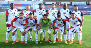لرباط  -  قناة العرب  فاز فريق أولمبيك آسفي على ضيفه النادي المكناسي (3-0)، في المباراة التي جمعتهما، يوم الجمعة، على أرضية ملعب المسيرة بآسفي، برسم الدورة الـ11 من البطولة الوطنية الاحترافية “إنوي” للقسم الأول لكرة القدم. وسجل أهداف فريق أولمبيك آسفي إبراهيم البحراوي (د 50)، و شيكنا ساماكي (د 80 ض ج، و90+10 ض ج) وعقب هذه النتيجة، ارتقى أولمبيك آسفي إلى المركز الثامن مؤقتا، برصيد 14 نقطة، فيما احتل النادي المكناسي المركز الـ12 مؤقتا بـ13 نقطة. وتتواصل منافسات هذه الدورة، اليوم  السبت، بإجراء مباراتي اتحاد طنجة والمغرب التطواني (الرابعة عصرا)، ونهضة بركان أمام حسنية أكادير (الثامنة ليلا).