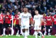 لرباط - العرب   تلقى ريال مدريد الإسباني حامل اللقب خسارة مفاجئة على أرضه أمام ميلان، الفريق السابق لمدربه كارلو أنشيلوتي، بنتيجة 3-1. ضمن الجولة الثالثة في دوري أبطال أوروبا، التي أقيمت مبارياتها التسع الأولى الثلاثاء. وفي مباراة ثانية تمكن ليفربول الإنجليزي من تجاوز عقبة ضيفه باير ليفركوزن الذي يدربه النجم السابق للريدز تشابي ألونزو، وفاز عليه في ملعب أنفيلد رود بنتيجة 4-0. وتعادل يوفنتوس الإيطالي مع مضيفه ليل الفرنسي ، بينما تلقى مانشستر سيتي صدمة وخسر أمام سبورتينغ البرتغالي بنتيجة 4-1. في لقاء جمع أكثر فريقين تتويجا بلقب دوري أبطال أوروبا، تغلب  ريال مدريد الإسباني حامل اللقب والفائز بالكأس ذات الأذنين الكبيرتين 15 مرة على ضيفه  ميلان الإيطالي الذي تحتوي خزائنه سبعة ألقاب بالمسابقة. أقيمت المباراة ضمن الجولة الرابعة من مرحلة الدوري لدوري أبطال أوروبا يوم الثلاثاء، وأقيمت في اليوم نفسه ثماني مباريات أخرى. وانتهى لقاء الميرينغي الذي يدربه كارلو أنشيلوتي، مع الفريق السابق للمدرب في ملعب سانتياغو بيرنابيو بالعاصمة الإسبانية بنتيجة 3-1. سجل الروسونيري أولا في الدقيقة 12 عبر ماليك تياو، لكن النادي الملكي أدرك لتعادل من ركلة جزاء نفذها فينيسيوس جونيور  وعاد الميلان ليفاجئ أصحاب الدار بهدف ثانٍ عبر لاعبهم السابق ألفارو موراتا (39). وفي الشوط الثاني أحرز تيجاني رايندرز هدفا ثالثا للفريق الإيطالي.