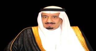 الرباط – العرب أصدر خادم الحرمين الشريفين الملك سلمان بن عبد العزيز آل سعود أمرًا ملكيًا بتعيين 125 عضوًا بمرتبة ملازم تحقيق على سلك أعضاء النيابة العامة القضائي. وأعرب معالي النائب العام الشيخ سعود بن عبدالله المعجب عن شكره وتقديره لخادم الحرمين الشريفين وسمو ولي العهد على هذا الدعم المستمر لأعضاء النيابة العامة، مؤكدًا أن هذه التعيينات تعكس حرص القيادة الرشيدة على تعزيز دور النيابة العامة ومواصلة تطويرها وفق رؤية المملكة 2030. ودعا معاليه الله -عز وجل- أن يوفق الأعضاء المعينين في أداء مسؤولياتهم لخدمة الدين والوطن، وأن يحفظ خادم الحرمين الشريفين وسمو ولي العهد، ويديم على البلاد نعمة الأمن والازدهار.‫