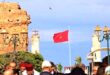 الرباط – العرب يخلد الشعب المغربي، بكل مشاعر الفخر والاعتزاز، غدا الاثنين، الذكرى التاسعة والستين لعيد الاستقلال المجيد، الذي جسد أرقى معاني التلاحم بين العرش العلوي والشعب المغربي في ملحمة الكفاح للذود عن وحدة الوطن وسيادته ومقدساته. وتعتبر هذه الذكرى المجيدة محطة راسخة في تاريخ المملكة وفي وجدان كل المغاربة، لما تحمله من دلالات عميقة وقيمة رفيعة، ومناسبة لاستحضار السياق التاريخي لهذا الحدث العظيم الذي يعكس الوطنية الحقة في أسمى وأجل مظاهرها، ويجسد انتصار إرادة العرش والشعب والتحامهما الوثيق للتحرر من الاستعمار، وإرساء أسس مغرب مستقل وموحد يستشرف مستقبلا ناهضا لأبنائه. فالشعوب لا تنضج وتتسع مطامحها لبناء حاضرها ومستقبلها، إلا من خلال استحضارها لتاريخها، ومقاربة لحظاته النضالية، ومعاركه من أجل البقاء والاستمرارية، وإبراز كينونته المميزة بين الأمم، واستخلاص العبر من مختلف محطاته، تكريسا لما في اللحظات الماضية والحاضرة من قوة جذب باتجاه مستقبل يسعى للأفضل. ومن أبرز المحطات التاريخية التي ميزت مسار الكفاح الوطني، الزيارة التاريخية التي قام بها أب الوطنية وبطل التحرير جلالة المغفور له محمد الخامس إلى طنجة يوم 9 أبريل 1947 تأكيدا على تشبث المغرب، ملكا وشعبا، بحرية الوطن ووحدته الترابية وتمسكه بمقوماته وهويته.