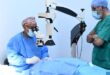 مراكش – موقع قناة العرب عملت مؤسسة المهرجان الدولي للفيلم بمراكش على هامش الدورة الواحدة والعشرين للمهرجان على دعم المكفوفين وضعاف البصر، وساكنة منطقة الحوز ومرتيل. حسب ما ذكرته وكالة المغرب العربي للأنباء . وأفاد بلاغ لمؤسسة المهرجان الدولي للفيلم بمراكش، بأن المؤسسة ووفاء منها بالتزامها الاجتماعي والطبي، نظمت تحت الرئاسة الفعلية لصاحب السمو الملكي الأمير مولاي رشيد، حملة جديدة لمحاربة العمى في الفترة من 2 إلى 6 دجنبر الجاري بتحناوت. وأوضح البلاغ أن هذه الحملة الجديدة، التي نظمت بشراكة مع وزارة الصحة والحماية الاجتماعية ومؤسسة الحسن الثاني لطب العيون، استهدفت السكان المتضررين بمنطقة الحوز الذين استفادوا من 4123 فحص طبي، و406 عملية جراحية أجريت في عين المكان من قبل الفرق الطبية المتخصصة المجندة لهذا الغرض. ورافق هذه الحملة التضامنية توزيع مجموعة من المساعدات الغذائية والنظارات الطبية. كما حظي المستفيدون بزيارات قام بها العديد من المهنيين العاملين في مجال السينما المغاربة والأجانب، والذين عبروا عن التزامهم وتضامنهم مع الضحايا.