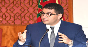 الرباط - العرب تيفي قال وزير الشباب والثقافة والتواصل ، محمد مهدي بنسعيد، يوم أمس الجمعة بالرباط، أن الوزارة تشتغل على إصلاحات جديدة تهم قطاع الصحافة، وتهدف إلى إصلاح النواقص وسد الفراغات القانونية التي أظهرتها الممارسة طيلة السنوات السابقة. وأوضح السيد بنسعيد، في كلمة خلال حفل تتويج الفائزين بالجائزة الوطنية الكبرى للصحافة في دورتها الـ 22، إن “الوزارة تشتغل على مرحلة جديدة من هذه الإصلاحات ، في أفق تحيين مدونة الصحافة والنشر التي تضم قانون الصحافة والنشر، وقانون الصحافي المهني، وقانون المجلس الوطني للصحافة ، بهدف إصلاح النواقص وسد الفراغات القانونية التي أظهرتها الممارسة طيلة السنوات السابقة”. وأكد السيد بنسعيد ، أن هذه الإصلاحات، تتم في إطار المقاربة التشاركية مع اللجنة المؤقتة لتسيير شؤون قطاع الصحافة والنشر، وهيئة الناشرين الأكثر تمثيلية، وهيئة الصحافيين الأكثر تمثيلية.
