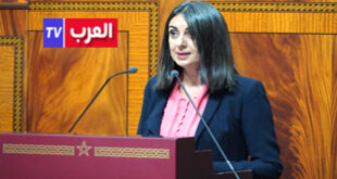 الرباط – العرب تيفي أفادت وزيرة الاقتصاد والمالية نادية فتاح، اليوم الاثنين بمجلس النواب، أنه يتم تعويض 76 في المائة من الملفات الطبية لمنخرطي الصندوق الوطني لمنظمات الاحتياط الاجتماعي في مدة زمنية لا تتجاوز الآجال القانونية المحددة في 60 يوما. وسجلت الوزيرة، في معرض جوابها عن سؤال خلال جلسة الأسئلة الشفوية، حول “آجال استرجاع المؤمنين للمصاريف المخصصة للعلاج من الصندوق الوطني لمنظمات الاحتياط الاجتماعي”، تقدم به فريق الأصالة والمعاصرة، أن هناك تحسنا “نسبيا” بشأن آجال معالجة ملفات المنخرطين، مشيرة إلى أن متوسط تعويض المؤمنين بلغ 54 يوما خلال سنة 2023 مقابل 57 يوما سنة 2022.