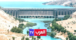 الرباط – العرب تيفي يبلغ المخزون المائي بالسدود الكبرى الواقعة بتراب جهة طنجة-تطوان-الحسيمة، إلى غاية اليوم الاثنين، 876,37 مليون متر مكعب من المياه. ووفق المديرية العامة لهندسة المياه، التابعة لوزارة التجهيز والماء، فأن معدل الملء الإجمالي بسدود الجهة يصل إلى 45,87 في المائة، موضحا أن هذا المعدل كان يبلغ في اليوم نفسه من العام الماضي 38,91 في المائة، أي ما يعادل 669,98 مليون متر مكعب. ويبلغ المخزون المائي لسد وادي المخازن بالعرائش، أكبر سدود الجهة، حوالي 466,2 مليون متر مكعب، بمعدل ملء يناهز 69,29 في المائة من الحقينة الإجمالية، يليه سد دار خروفة بـ74,7 مليون متر مكعب، أي ما يعادل 15,55%.