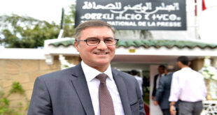 لرباط – العرب  أصدرت المحكمة الابتدائية الزجرية بالدار البيضاء يوم الاثنين 09 دجنبر 2024، حكمها بخصوص الدعوى التي قدمتها اللجنة المؤقتة لتسيير شؤون قطاع الصحافة والنشر (المجلس الوطني للصحافة) ضد  المسمى ياسين حسناوي، حيث قضت المحكمة بما يلي: - في الدعوى العمومية بإدانة المتهم من أجل المنسوب إليه والحكم عليه بغرامة نافذة قدرها 10000 درهم مع الصائر و الإجبار في الأدنى؛ - في الدعوى المدنية التابعة: بأداء المدان لفائدة المطالب بالحق المدني يونس مجاهد تعويضا قدره درهم رمزي؛ و لفائدة المجلس الوطني للصحافة تعويضا قدره 600000 درهم مع الصائر و الإجبار في الأدنى . وتجدر الإشارة إلى أن الدعوى المذكورة تم رفعها ضد المعني بالأمر، من طرف يونس مجاهد، باسم اللجنة المؤقتة لتسيير قطاع الصحافة والنشر، الذي اعتبر أن الحسناوي ارتكب مخالفات تتعلق بالتشهير.