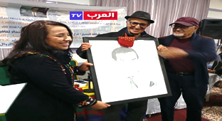 إقليم افران – العرب تيفي  - عبد العزيز بن الغالي نظم  أخيرا ، فرع جمعية الماء والطاقة للجميع بشراكة مع جمعية الزومان بدار الطالب بمدينة ازرو نشاطا ثقافيا فنيا ، بمناسبة رأس السنة الامازيغية تحت شعار: الهوية الامازيغية فخر للانتماء للأرض والإنسان. وحسب ، بلاغ  فرع جمعية الماء والطاقة للجميع، توصل "موقع العرب تيفي" بنسخة منه ،فقد تم افتتاح هذا الحفل الثقافي  بندوة فكرية قراءة في مؤلف الحسين الكافوني بعنوان مسار والتزامات  تم مداخلة حول الشلالات واللغة الامازيغية وبعدها تم فتح باب النقاش تلته قراءات شعرية بالامازيغية . وأوضح البلاغ ذاته ، أنه تم تكريم الفنان الامازيغي اوجدي بجانب مجموعة من الفنانين الامازيغيين ، الدين أعطوا الشيء الكثير للثقافة الامازيغية .
