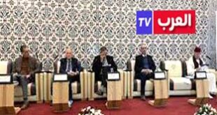 فاس – العرب تيفي – محمد بلغريب أكد رئيس مؤسسة “يوم فاس”، عبد الحي الرايس،خلال  ندوة نظمت، أمس السبت بقصر المؤتمرات بفاس ، حول “فاس ورهانات التنمية المستدامة”، أن  اليوم السنوي لفاس، يعتبر “مناسبة لتسليط الضوء على التحولات التي تشهدها العاصمة الروحية للمملكة ، واستكشاف آليات ضمان تنمية منسجمة وتحترم للبيئة”، وأضاف السيد الرايس ، أن هذه الدورة الـ15 تشهد مشاركة الموقعين على إعلان فاس”، الذي تم إطلاقه خلال نسخة سابقة.