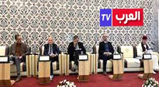 فاس – العرب تيفي – محمد بلغريب أكد رئيس مؤسسة “يوم فاس”، عبد الحي الرايس،خلال  ندوة نظمت، أمس السبت بقصر المؤتمرات بفاس ، حول “فاس ورهانات التنمية المستدامة”، أن  اليوم السنوي لفاس، يعتبر “مناسبة لتسليط الضوء على التحولات التي تشهدها العاصمة الروحية للمملكة ، واستكشاف آليات ضمان تنمية منسجمة وتحترم للبيئة”، وأضاف السيد الرايس ، أن هذه الدورة الـ15 تشهد مشاركة الموقعين على إعلان فاس”، الذي تم إطلاقه خلال نسخة سابقة.