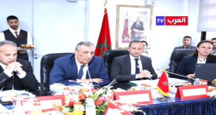 الرباط – العرب المغربية – محمد بلغريب ترأس وزير الصحة والحماية الاجتماعية، أمين التهراوي، أمس الاثنين بمراكش، بمعية والي جهة مراكش آسفي، فريد شوراق، الدورة العادية للمجلس الإداري للمركز الاستشفائي الجامعي محمد السادس بمراكش. وتمحورت أشغال هذه الدورة التي انعقدت بحضور رئيس مجلس الجهة، سمير كودار، والمدير العام للمركز الاستشفائي الجامعي محمد السادس بمراكش البروفيسور كريمة فريجي، وباقي أعضاء مجلس الإدارة، حول تقييم حصيلة منجزات المركز الاستشفائي الجامعي محمد السادس بمراكش، والمصادقة على محضر اجتماع المجلس الإداري للمركز المنعقد بتاريخ 13 دجنبر 2023، وتقديم أنشطة المركز برسم سنة 2023، إضافة إلى تقديم الحساب الإداري للمركز، فضلا عن تقييم حصيلة تنفيذ قرارات المجلس برسم ذات السنة.