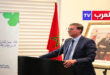 الرباط – العرب تيفي المغربية نظمت اللجنة المؤقتة لتسيير شؤون قطاع الصحافة والنشر بعد زوال يوم الأربعاء السادس والعشرين من شهر فبراير 2025، ندوة بمدينة الدار البيضاء حول موضوع تجارب الهيئات المهنية في تدبير قضايا الأخلاقيات، أطرها بمداخلات هامة ممثلون عن هيئات دستورية ومهنية، من المجلس الأعلى السلطة القضائية، والهيئة الوطنية للطبيبات والأطباء،وهيئة المحامين بالدار البيضاء، ولجنة أخلاقيات المهنة وقضايا التأديب داخل اللجنة المؤقتة لتسيير شؤون قطاع الصحافة والنشر، وحضرها محامون وباحثون وصحافيون وناشرون. وفي بداية الندوة ألقى رئيس اللجنة المؤقتة، السيد يونس مجاهد، كلمة ذكر فيها بالهدف من تنظيم هذا اللقاء، حيث قال "إننا في حاجة إلى أن نتعرف على تجارب أخرى لتقييم تجربة المجلس الوطني للصحافة، وفي نفس الوقت ندخل في مناقشات، لتطوير هذا العمل في مجال الأخلاقيات وتنظيم المهن. وهنا، لابد من أن أذكر أنه منذ القدم، كانت المهن والحرف منظمة ولها أخلاقيات. وهذا يعني أننا لسنا أمام أمر جديد، فكل مهنة لها أخلاقياتها الخاصة، لأنها تعمل لصالح المجتمع، لا لصالح أفرادها. فمختلف الهيئات المهنية عليها أن تستحضر مبدأ المسؤولية الاجتماعية".