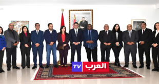 الرباط – العرب تيفي المغربية أشرف وزير الشباب والثقافة والتواصل، محمد مهدي بنسعيد، اليوم الجمعة بالرباط، على تعيين أعضاء لجنة أعضاء لجنة دعم تنظيم المهرجانات السينمائية، بحضور الكاتب العام لقطاع التواصل مدير المركز السينمائي المغربي بالنيابة عبد العزيز البوجدايني. وذكر بلاغ لوزارة الشباب والثقافة والتواصل، أن الأمر يتعلق بكل من خديجة العلمي العروسي رئيسة، وعضوية كل من أسماء كريمش، وإيمان مصباحي، ومحمد الميسي، ومليكة ماء العينين، وبوعزة البوشتاوي، ممثلا لوزارة الشباب والثقافة والتواصل – قطاع التواصل، وصباح الفيصلي، ممثلة لوزارة الشباب والثقافة والتواصل – قطاع الثقافة، وكذا أحمد عفاش، ممثلا للمركز السينمائي المغربي.