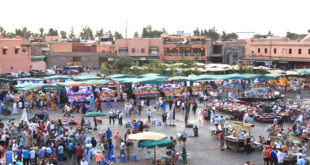 الرباط – العرب تيفي المغربية سجل مجموع ليالي المبيت بمختلف مؤسسات الإيواء السياحية المصنفة بمراكش ارتفاعا بنسبة 8 في المائة عند متم شهر يناير المنصرم مقارنة بالفترة ذاتها من سنة 2024. وحسب احصائيات لمرصد السياحة خلال يناير الماضي، فإن عدد ليالي المبيت بالوحدات السياحية المصنفة بالمدينة الحمراء، بلغ خلال يناير 744 ألف و674 مقابل 692 ألف و525 ليلة خلال نفس الفترة من السنة المنصرمة. وسجل معدل الملء بهذه الوحدات خلال الفترة المذكورة 63 في المائة مقابل 57 في المائة خلال سنة 2024.