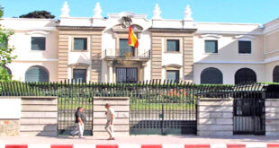 الرباط – العرب تيفي المغربية تنظم سفارة إسبانيا بالمغرب خلال الفترة من 7 إلى 22 مارس الجاري بعدد من مدن المملكة، نسخة 2025 من تظاهرة “ليالي رمضان”، وهي سلسلة من الحفلات الموسيقية تحتفي بثراء الموسيقى والتقاليد الثقافية المشتركة بين إسبانيا والمغرب. وذكر بلاغ للسفارة أن هذه التظاهرة التي تنظم بالتعاون مع معاهد ثيربانتيس، تكتسي هذه السنة أهمية خاصة لأنها تتزامن مع اليوم العالمي للمرأة في 8 مارس، مما يسلط الضوء على دور المرأة في الحفاظ على التقاليد الموسيقية وتطويرها.