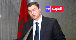 الرباط – العرب تيفي – يونس مجاهد تندرج حرية الصحافة، في المبدأ العام لحرية التعبير، غير أنها تختلف عن هذا المبدأ، إذ أن حرية الصحافة تمارس ضمن إطار أكثر تنظيما، لأن حرية التعبير المكفولة في المواثيق الدولية وفي الدساتير، تؤطر أيضا بالقانون، لكنها لا تصل إلى الـتأطير الذي تحظى به ممارسة حرية الصحافة، التي تتطلب شروطا معينة على المستوى القانوني والبشري والمالي واللوجستيكي. وعلى هذا المستوى هناك اختلاف بين القوانين المؤطرة لهذا الحقل، في مختلف التجارب الدولية.