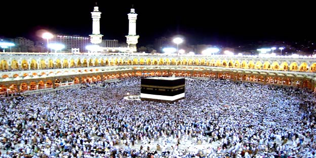 الرباط – العرب تيفي شددت هيئة كبار العلماء في السعودية على وجوب استخراج التصريح لمن أراد الذهاب إلى الحج، مشددة على أن "من حج دون تصريح فهو آثم".