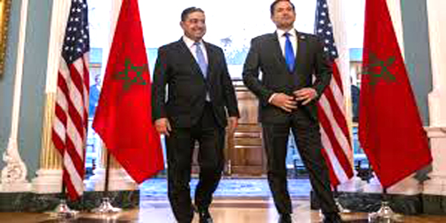 الرباط – العرب تيفي – محمد بلغريب أكد وزير الخارجية ماركو روبيو خلال لقائه بنظيره المغربي ناصر بوريطة في واشنطن، أن الحل الوحيد للنزاع لا يمكن أن يقوم إلا على أساس مقترح الحكم الذاتي الذي تطرحه الرباط. الدعم الأمريكي المتجدد يتقاطع مع موقف فرنسي مماثل أُعلن قبل أشهر، ويأتي في وقت يتمسك فيه المغرب بإطار تفاوضي يرفض خيار الاستفتاء الذي تطالب به جبهة البوليساريو بدعم من الجزائر.