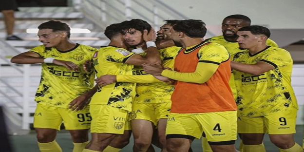 المغرب الفاسي يعتلي الصدارة مؤقتًا بانتصار ثمين على نهضة الزمامرة