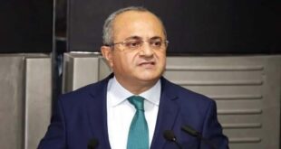 La Bourse de Casablanca annonce la nomination de Brahim Benjelloun Touimi à la présidence de son Conseil d’administration (CA), succédant ainsi à Kamal Mokdad. “Le CA de la Bourse de Casablanca s’est réuni mardi afin d’entériner la nomination de Brahim Benjelloun Touimi en tant que président du CA de la Bourse de Casablanca, pour une durée de deux ans”, indique la place financière casablancaise dans un communiqué. M. Touimi prend la relève de Kamal Mokdad, dont le mandat est arrivé à terme, après avoir occupé la fonction de président depuis le 18 juin 2020, fait savoir la même source. Le CA a tenu à saluer son leadership dans la mise en œuvre de la stratégie de la Bourse de Casablanca et le remercie pour sa présidence, marquée par un fort développement et une transformation du marché boursier, selon le communiqué.