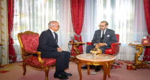 Par : AlArabtv.com-avec MAP Voici un communiqué du Cabinet Royal : “Sa Majesté le Roi Mohammed VI, que Dieu L’assiste, a reçu, ce vendredi 18 octobre 2024 au Palais Royal à Rabat, M. Chakib Benmoussa que le Souverain a nommé Haut Commissaire au Plan. SM le Roi Mohammed VI, que Dieu Le Glorifie, a également reçu M. Ahmed Lahlimi Alami, ancien Haut Commissaire au Plan, que le Souverain a décoré du Grand Cordon du Wissam Al Arch”.