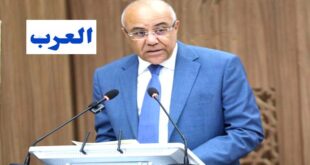 Par:  AlArab-tv.com-MAP Le nombre d’étudiants dans les universités marocaines au titre de l’année 2024-2025 a atteint 1.300.000, soit une hausse de 5,9 % par rapport à la rentrée précédente, a affirmé, lundi, le ministre de l’Enseignement supérieur, de la Recherche scientifique et de l’Innovation, Abdellatif Miraoui. En réponse à une question orale à la Chambre des représentants sur les “nouveautés de l’actuelle rentrée universitaire”, M. Miraoui a fait savoir qu’un total de 344.679 nouveaux étudiants ont intégré les établissements de l’enseignement supérieur, dont 91 % à l’université publique. Il a été procédé au développement et à la diversification des filières de formation pour accompagner les besoins des secteurs économiques, a-t-il expliqué, notant que plus de 4.000 filières ont été accréditées dans les domaines liés au développement, dont 3.000 au niveau des établissements d’enseignement supérieur publics et 1.000 dans les établissements d’enseignement supérieur privés. Le ministre a également souligné que le taux des inscrits dans des formations à accès limité a enregistré une hausse de 21 %, faisant état de la création et de la généralisation des centres d’excellence dont le nombre de places s’est élevé, cette année, à plus de 15.000, contre environ 6.500 places l’année écoulée.