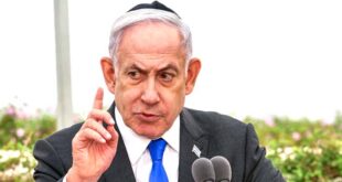 AlArabtv.com - avec AFP Le Premier ministre israélien s’est dit opposé mardi à tout cessez-le-feu « unilatéral » au Liban, qui n’empêcherait pas le Hezbollah de regrouper ses forces dans la zone frontalière, au moment où le mouvement islamiste défie Israël en menaçant de l’attaquer « partout » sur son territoire. Les Etats-Unis ont dans le même temps accru la pression sur Israël, se disant « opposés » à la campagne de bombardements menée sur Beyrouth et menaçant leur allié de suspendre leur aide faute d’une augmentation « spectaculaire » de l’assistance humanitaire à la bande de Gaza, au plus bas selon l’ONU. Le ministère de la Santé libanais a rapporté dans la soirée de mardi que neuf personnes avaient été tuées dans des frappes israéliennes sur plusieurs villages du sud du Liban. Une frappe israélienne sur une localité de l’est du pays, frontalier de la Syrie a également fait cinq morts, dont trois enfants, selon le ministère. Dans un discours, le numéro deux du Hezbollah, Naïm Qassem, a affirmé mardi que « la solution » pour mettre fin à la guerre au Liban était « un cessez-le-feu », assurant que son mouvement ne serait « pas défait » par l’armée israélienne, qui mène depuis le 30 septembre une offensive terrestre dans le sud du pays, appuyée par des frappes aériennes. « Comme l’ennemi israélien bombarde tout le Liban, nous avons le droit, en position de défense, d’attaquer partout dans l’entité ennemie israélienne, dans le centre, dans le nord et dans le sud », a lancé M. Qassem. Benjamin Netanyahu s’est dit opposé à un « cessez-le-feu unilatéral, qui ne changerait pas la situation sécuritaire au Liban » et qui « n’empêcherait pas le Hezbollah de se réarmer et de se regrouper » dans le sud du Liban, lors d’une conversation téléphonique avec le président français Emmanuel Macron.