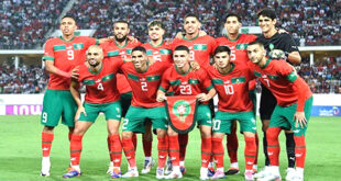 La sélection marocaine de football a largement battu son homologue centrafricaine par 5 buts à 0, samedi soir au stade d’Honneur d’Oujda, en match de la 3è journée du groupe B des éliminatoires africaines de la Coupe d’Afrique des Nations (CAN). Les buts de la rencontre ont été marqués par Abdessamad Ezzalzouli (18è), Azzeddine Ounahi (38è, 45+2è), Achraf Hakimi (45è) et Soufiane Rahimi (71è, s.p). Les Lions de l’Atlas, déjà qualifiés pour la phase finale de la CAN-2025 en tant que pays hôte, ont consolidé leur place en tête du groupe B avec 9 points après leur succès aux dépens du Gabon (4-1) et du Lesotho (1-0) lors des 1ère et 2è journées.