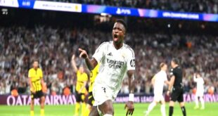 Madrid (AFP) – Mené 2-0 sur sa pelouse, le Real Madrid, champion d'Europe en titre, a signé une nouvelle "remontada" en renversant le Borussia Dortmund (5-2) mardi lors de la 3e journée de Ligue des champions, grâce notamment à un triplé de Vinicius. Le Roi d'Europe ne meurt jamais. Surtout pas devant son public, qui a trop souvent vu son équipe revenir de nulle part pour arrêter d'y croire. Sur sa mythique pelouse du Santiago Bernabéu, le géant espagnol aux 15 Ligues des champions n'avait pourtant été que l'ombre de lui-même pendant 45 minutes
