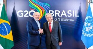 Par: AlArab-tv.com Le sommet du G20 a été ouvert, ce lundi à Rio de Janeiro, par le président brésilien Luiz Inácio Lula da Silva, avec l’ambition d’apporter des solutions aux crises actuelles dans un monde de plus en plus divisé. Trois séances plénières aborderont chacune des priorités fixées par la présidence brésilienne: la lutte contre la faim, la pauvreté et les inégalités ; la durabilité, le changement climatique et la transition juste ; et enfin la réforme de la gouvernance mondiale. Ce 19è sommet, placé sous le thème « Construire un monde juste et une planète durable », réunit des chefs d’Etat des 19 principales économies mondiales, notamment les présidents des Etats-Unis Joe Biden, de la Chine Xi Jinping, de la France Emmanuel Macron, de la Turquie Recep Tayyip Erdogan, de la Corée Yoon Suk-yeol, de l’Indonésie Prabowo Subianto, de l’Argentine Javier Milei, du Mexique Claudia Sheinbaum et de l’Afrique du Sud Cyril Ramaphosa, auquel Lula passera le relais de la présidence du G20.