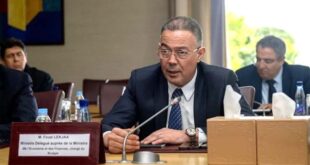 Par : AlArab-tv.com-MAP La réforme de l’impôt sur le revenu (IR), cheval de bataille du projet de loi de finances (PLF) 2025, prévoit une série de mesures visant à alléger la pression fiscale sur les contribuables, en particulier les classes moyennes et les bas revenus, dans le but d’améliorer le pouvoir d’achat et de stimuler l’emploi formel. Cette réforme, qui promet d’offrir une véritable bouffée d’oxygène aux fonctionnaires, salariés et retraités, découle principalement des recommandations des Assises nationales sur la fiscalité de mai 2019 et s’inscrit dans la continuité de l’accord historique d’avril 2024 sur le dialogue social. Elle traduit l’engagement de l’Exécutif en faveur d’une revalorisation des revenus et d’une plus grande équité fiscale, avec des réductions