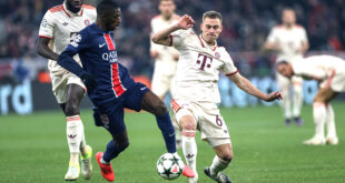 Par :  AlArab-tv.com-AFP Le Paris SG, réduit à 10 une grosse demi-heure de jeu, s’est incliné face au Bayern 1 à 0 mardi à Munich, concédant sa troisième défaite en cinq journées de Ligue des champions. Cette défait compromet un peu plus ses chances de qualification pour les barrages d’accession aux huitièmes de finale. Le Bayern a fait la différence par Kim Minjae qui a profité de la sortie ratée du gardien parisien Matvey Safonov sur un corner (38e). Ensuite réduits à 10 après l’exclusion d’Ousmane Dembélé (57e), les Parisiens ont limité les dégâts, mais avec seulement 4 points, leur horizon européen s’assombrit à trois journées de la fin de la phase de Ligue. Brest a, lui, été battu 3 à 0 (mi-temps: 1-0) par Barcelone, qui a largement dominé la rencontre, lors de la cinquième journée de la phase de ligue de Ligue des champions, perdant ainsi son invincibilité dans la compétition, mardi en Catalogne.
