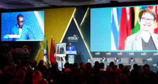Par : AlArab-tv.com Les travaux de la 5è édition de l’Africa Investment Forum (AIF), placée sous le Haut Patronage de Sa Majesté le Roi Mohammed VI, ont débuté, mercredi à Rabat, réunissant des acteurs clés pour faciliter le financement et la réalisation de projets à fort impact sur le continent. La séance d’ouverture a été marquée par la présence du Conseiller de Sa Majesté le Roi Mohammed VI et Président honoraire de la Banque africaine de développement (BAD), Omar Kabbaj, la ministre de l’Économie et des Finances, Nadia Fettah et du président de la BAD, Akinwumi Adesina. L’AIF 2024, placé sous le thème “Tirer parti de partenariats innovants pour passer à l’échelle supérieure”, se positionne comme plateforme incontournable en ouvrant la voie à des investissements stratégiques soutenant la transformation économique de l’Afrique et en fournissant un accès direct à des opportunités de transactions à travers le continent.