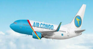 Par : AlArab-tv.com - avec MAP Le président congolais, Félix Tshisekedi, a lancé, mardi à Kinshasa, le vol inaugural de la nouvelle compagnie aérienne "Air Congo" destinée à renforcer le transport aérien en République démocratique du Congo (RDC). Créée en partenariat avec la compagnie Éthiopian Airlines, cette nouvelle compagnie va permettre de renforcer le transport aérien et de booster la croissance économique du pays, selon le gouvernement congolais. Le lancement de "Air Congo" marque une nouvelle ère dans le secteur des transports en RDC, a déclaré à cette occasion le vice-premier ministre chargé des Transports, Jean-Pierre Bemba Gombo.