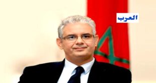 Par : AlArab-tv.com – avec MAP La proportion des routes « en bon », voire « excellent » état, est de 64 % actuellement, a déclaré, mardi, le ministre de l’Équipement et de l’Eau, Nizar Baraka, qui a souligné l’objectif de porter ce taux à 67 % d’ici 2027. Dans sa réponse à des questions sur les routes, lors de la séance hebdomadaire des questions orales à la Chambre des Conseillers, Baraka a expliqué que le ministère a oeuvré de manière objective dans le cadre de l’entretien et de l’équipement des routes, précisant que la proportion de routes en bon état ne dépassait pas les 60 % et que les efforts consentis ont permis d’améliorer ce chiffre, qui est aujourd’hui de 64 % pour les routes en bon ou excellent état.