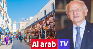 Par : AlArab-tv.com L’année 2024 a marqué une véritable impulsion à la dynamique de développement multidimensionnelle que connaît la ville d’Essaouira depuis plusieurs années, fruit d’une vision fondée il y a plus de trois décennies sur la valorisation de son histoire millénaire et son patrimoine emblématique, ainsi que sur une approche innovante plaçant la culture au cœur de son développement socio-économique. Cette dynamique, résolument ancrée dans une ambition de modernisation, a franchi un seuil historique au cours de l’année qui s’achève, grâce à une multitude de projets et d’initiatives novatrices couvrant divers secteurs, consacrant ainsi la Cité des Alizés en tant que destination touristique mondiale de premier choix, tout en consolidant son rôle de modèle en matière de rapprochement interculturel, d’ouverture et de vivre-ensemble.