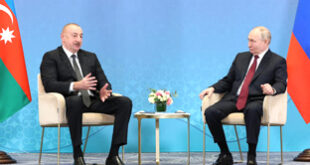 Par : AlArab-tv.com-AFP Le président azerbaïdjanais Ilham Aliev a affirmé dimanche que l’avion d’Azerbaijan Airlines qui s’est écrasé mercredi au Kazakhstan avait subi « des tirs » en provenance du territoire russe, accusant Moscou d’avoir voulu cacher les causes de cette tragédie et lui réclamant des aveux. Depuis mercredi, jour du crash de cet avion après avoir échoué à atterrir à Grozny, dans le sud de la Russie, les soupçons se précisent autour d’un tir de la défense antiaérienne russe.