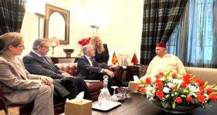 Par : AlArab-tv.com-MAP Le ministre de l’Intérieur, Abdelouafi Laftit, et son homologue espagnol, Fernando Grande-Marlaska, ont tenu, lundi à Madrid, une réunion de travail placée sous le signe d’un dialogue approfondi sur des thématiques d’intérêt commun. A cette occasion, les deux ministres ont exprimé leur satisfaction quant à l’excellence du partenariat qui unit les deux nations, fruit des relations d’amitié sincères et de respect mutuel entre le Roi Mohammed VI