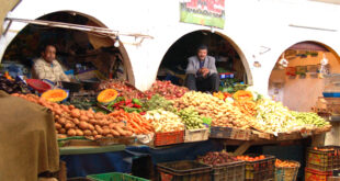 Par : AlArab-tv.com-MAP Les marchés de la région Casablanca-Settat sont largement approvisionnés en produits alimentaires et à des prix stables en prévision de Ramadan, a assuré la Wilaya de la région, lors d’une réunion axée sur le suivi de la situation d’approvisionnement des marchés et des prix pendant le mois sacré.