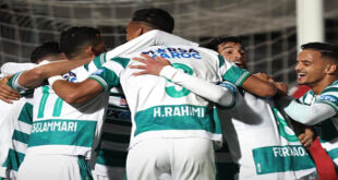 Par : AlArab-tv.com-Avec MAP Le Raja de Casablanca s'est imposé à domicile face à la JS Soualem (2-0), en match de la 21ème journée de la Botola Pro D1 de football, disputé samedi soir au Stade Larbi Zaouli. Houcine Rahimi a ouvert le score pour les Verts à la 42ème minute du jeu. Adam Ennafati a doublé la mise en transformant un pénalty (90è+7).