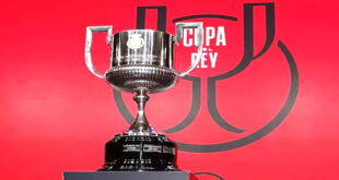 ar : AlArab-tv.com-MAP Le FC Barcelone et le Real Madrid affronteront respectivement l'Atlético Madrid et la Real Sociedad en demi-finales de la Coupe du Roi, selon le tirage au sort effectué mercredi. Le FC Barcelone, club le plus titré de la compétition avec 31 trophées, accueillera l’Atlético de Madrid lors du match aller au stade olympique de Montjuic avant de se rendre au Metropolitano pour le retour.