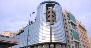 AlArab-tv.com-Avec MAP La Bourse de Casablanca a ouvert en hausse mardi, son indice de référence, le MASI progressant de 0,51%, à 11.785,49 points (pts). Le MASI.20, indice regroupant les 20 valeurs les plus liquides se renforçait de 0,56%, à 957,51 pts et le MASI.ESG, indice des entreprises qui recueillent la meilleure notation ESG, telle que publiée par Moody’s ESG Solutions, grimpait de 0,6%, à 877,95 pts.