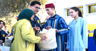 AlArab-tv.com-Avec MAP Sur Hautes Instructions de Sa Majesté le Roi Mohammed VI, que Dieu L’assiste, Son Altesse Royale le Prince Héritier Moulay El Hassan et Son Altesse Royale la Princesse Lalla Khadija ont procédé, lundi au quartier Bouregreg (arrondissement Youssoufia) à Rabat, au lancement de l’opération nationale “Ramadan 1446”, initiée par la Fondation Mohammed V pour la Solidarité à l’occasion du mois sacré de Ramadan et bénéficiant à un million de ménages, soit près de 5 millions de personnes.