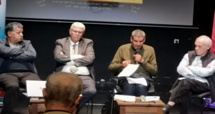 Par- alarabtv « La sémantique du cinéma marocain : fondements culturels et visions de la créativité » est l’intitulé d’un nouvel ouvrage  du critique  de cinéma Hamid Atbatou  qui a été présenté et dédicacé, samedi, au Centre  culturel « Nojoum  médina de Fès », sis au quartier Al Batha.