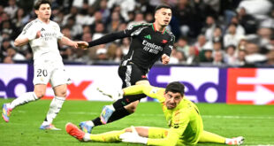 Par- alarabtv Cette fois-ci, l’exploit n’a pas eu lieu: vainqueur à l’aller 3-0, Arsenal a une nouvelle fois fait tomber le grand Real Madrid, champion d’Europe en titre, mercredi (2-1), pour rejoindre le Paris Saint-Germain en demi-finale de la Ligue des champions