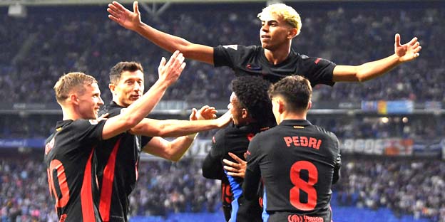 Par-alarabtv Le FC Barcelone a remporté jeudi son 28e titre de champion d’Espagne en remportant le derby catalan face à l’Espanyol (0-2), au RCDE Stadium, le même stade où il avait décroché son dernier titre il y a deux ans.