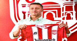Le Club Omnisport de Meknès (CODM) a annoncé la nomination d’Abdelaziz Dnibi au poste d’entraîneur principal de l’équipe A de football.